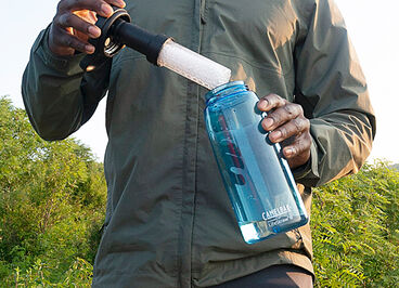 https://www.camelbak.com/dw/image/v2/BDBJ_PRD/on/demandware.static/-/Library-Sites-CamelBakSharedLibrary/default/dw01070e0a/images/landing%20pages/Lifestraw/Product_Sidekick1.jpg?sw=368&sfrm=jpg