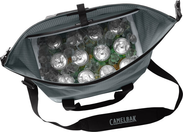 ChillBak&trade; Cube 18 Soft Cooler with Fusion&trade; 3L Group Reservoir
