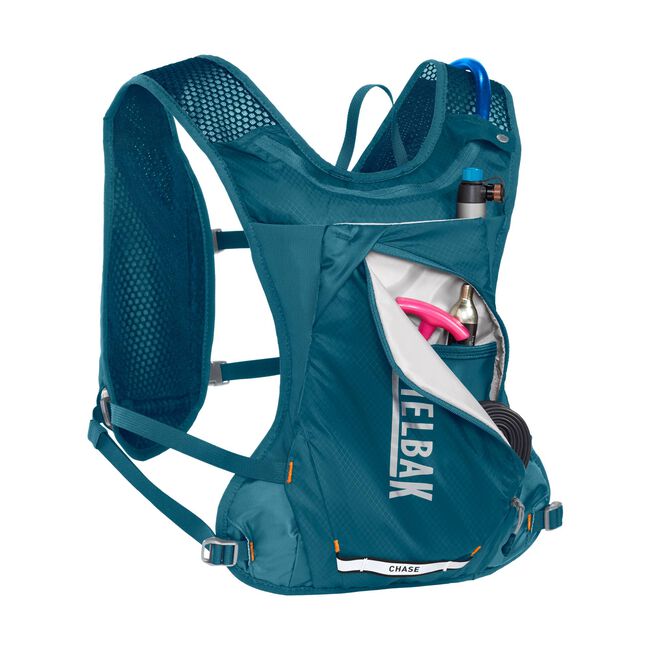 Chase&trade; Race 4 Hydration Vest with Crux&reg; 1.5L Reservoir
