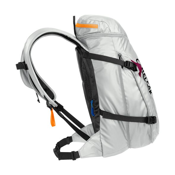 SnoBlast&trade; 22 Hydration Pack