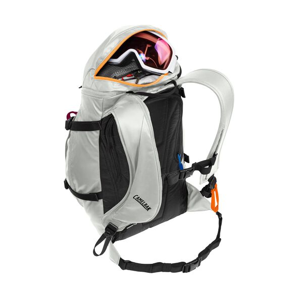 SnoBlast&trade; 22 Hydration Pack