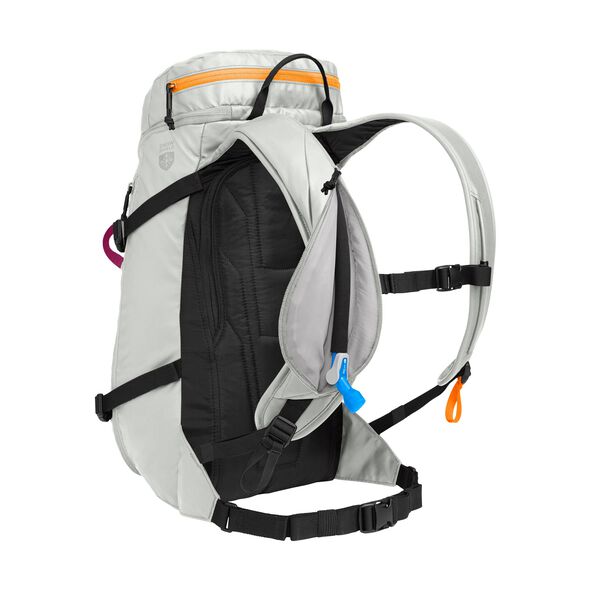SnoBlast&trade; 22 Hydration Pack